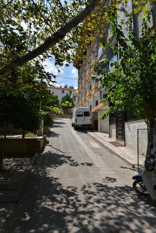 Mideia Hotel Livadeia Exterior photo