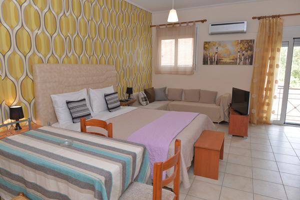 Mideia Hotel Livadeia Exterior photo