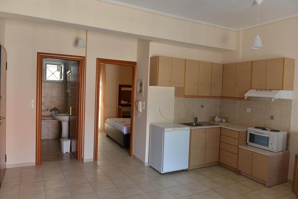 Mideia Hotel Livadeia Room photo