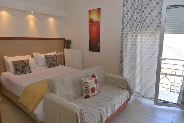 Mideia Hotel Livadeia Exterior photo